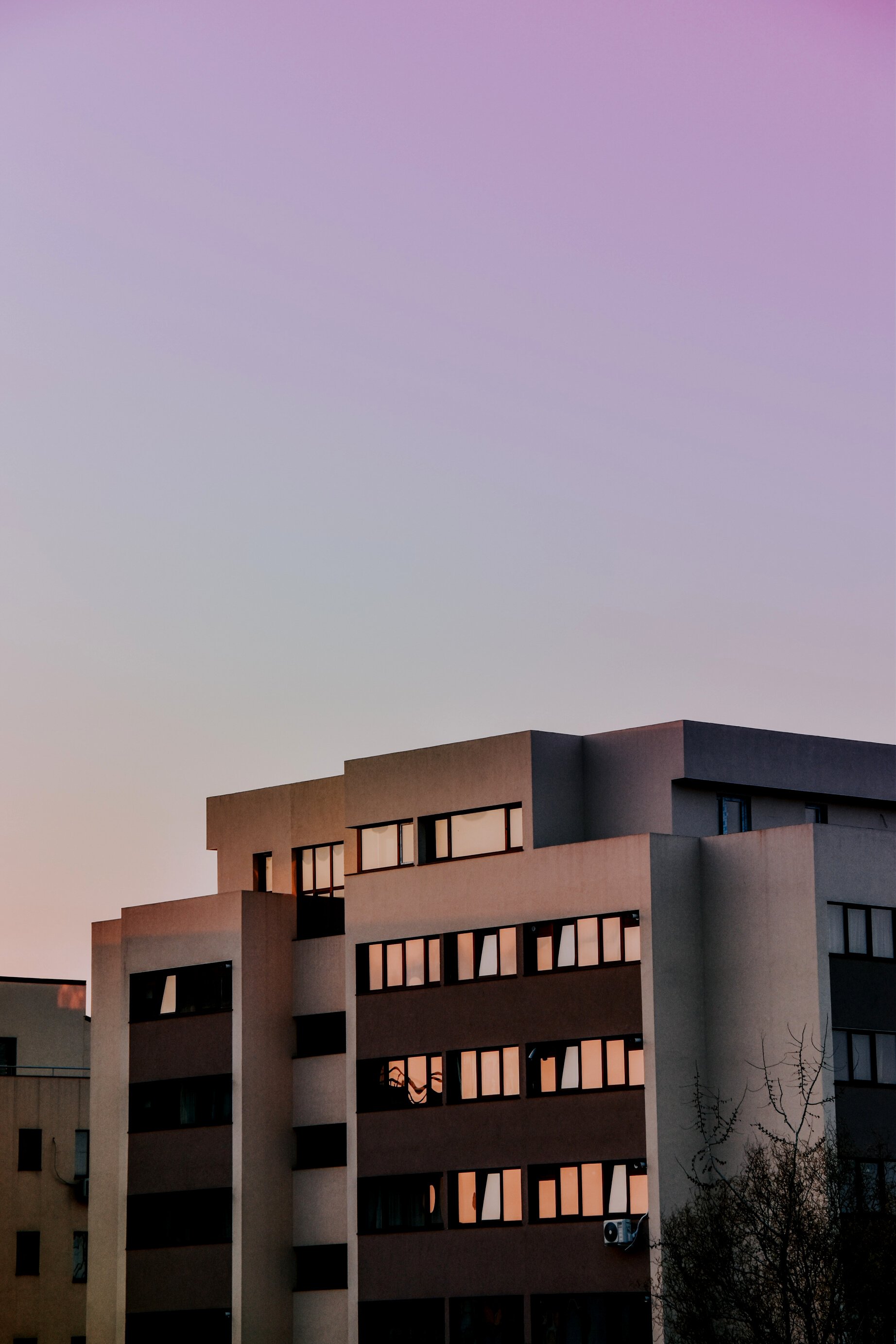 A Photo of an Apartment Building